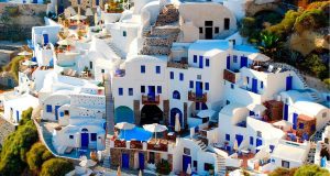 Греческие историки раскрыли тайны бело-синих домов на Кикладах