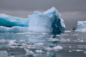 Ледниковая граница Антарктиды смещается на многие километры вместе с приливом